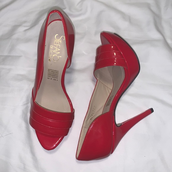 Red Sexy heels - Size 8 - Like New Only been wore once ! - Picture 3 of 3